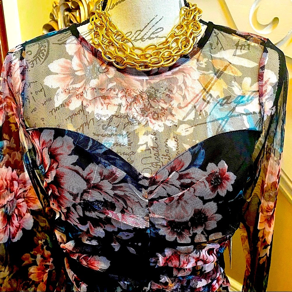 NWT’s Candalite sheer sleeve fitted ruched floral dress - Picture 4 of 8